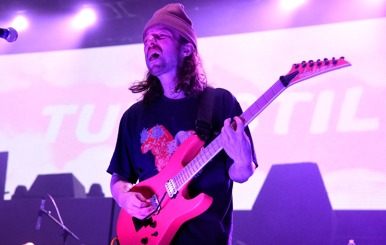 Ο Brady Ebert επιτίθεται στους Turnstile με αιχμές για υποκρισία και οικονομικές ατασθαλίες